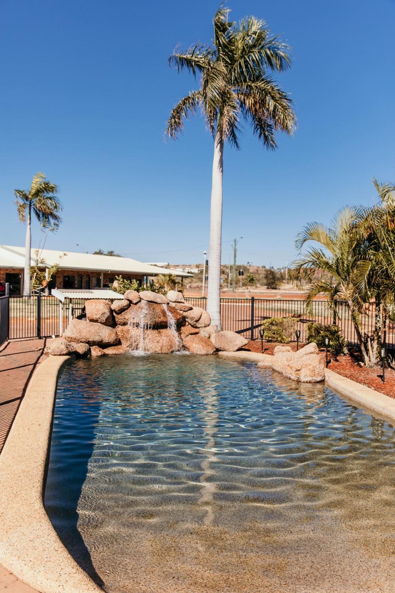 Abacus Motel Mount Isa Kültér fotó