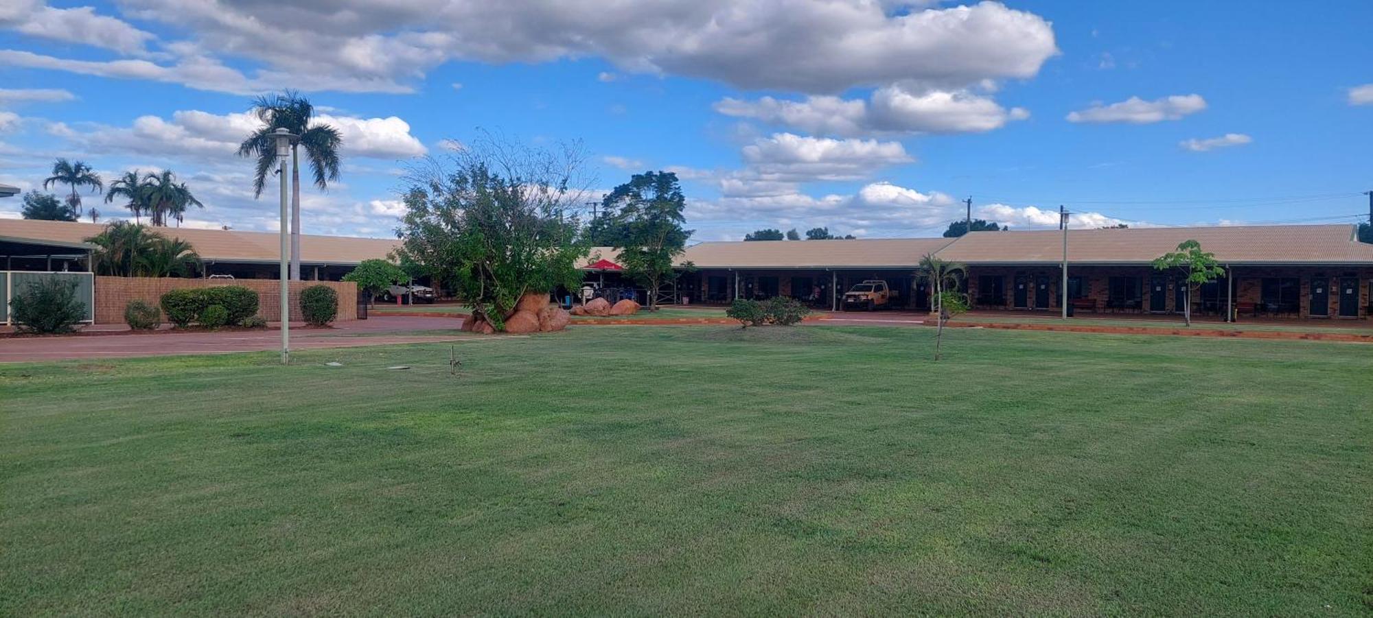 Abacus Motel Mount Isa Kültér fotó